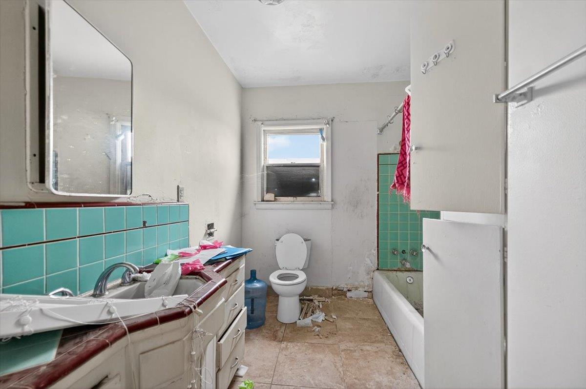 630 S Fruit Ave, Fresno, CA 93706