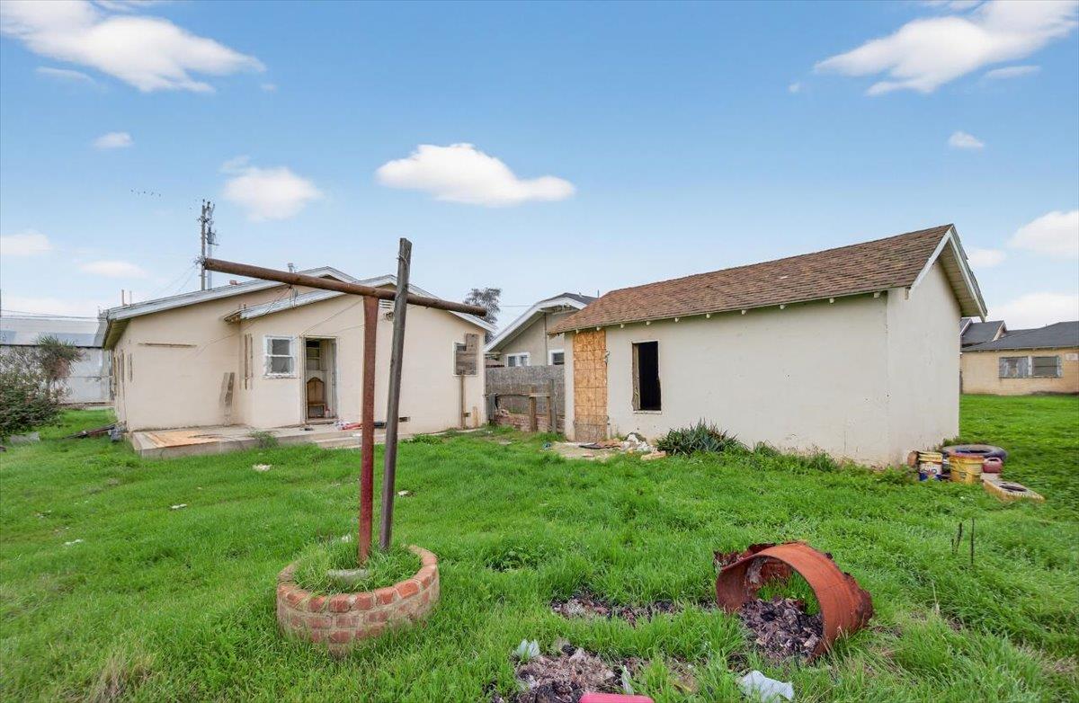 630 S Fruit Ave, Fresno, CA 93706