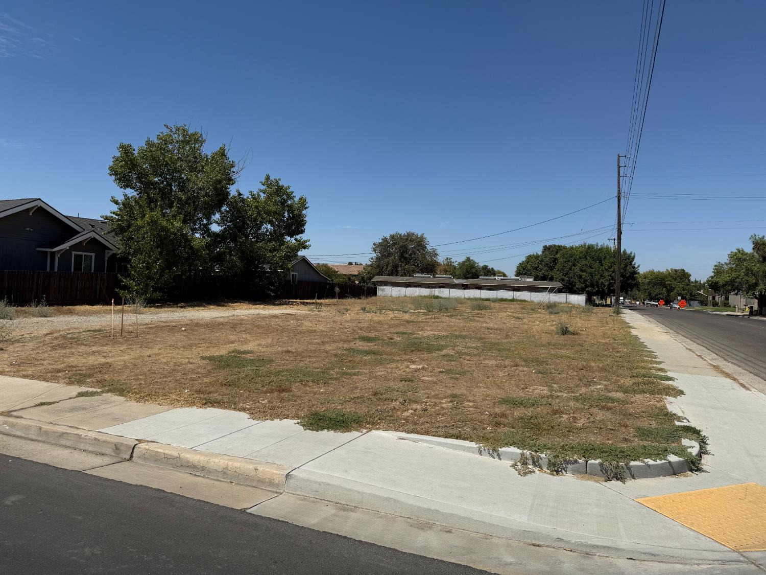 2707 Wright St, Selma, CA 93662