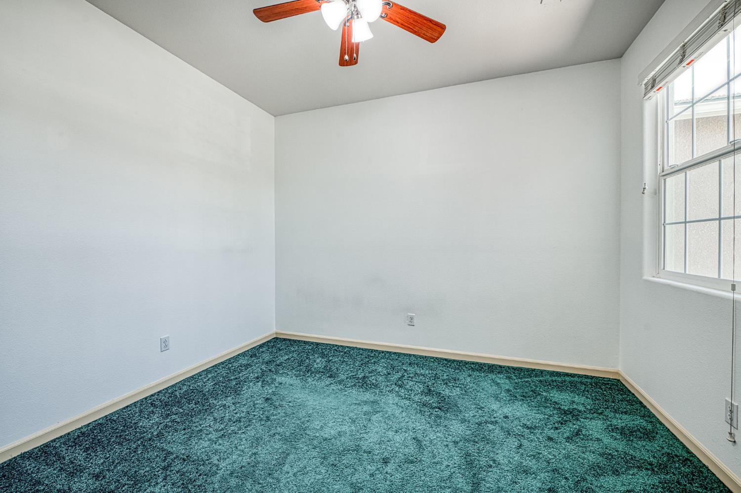 6739 E Harwood Ave, Fresno, CA 93727