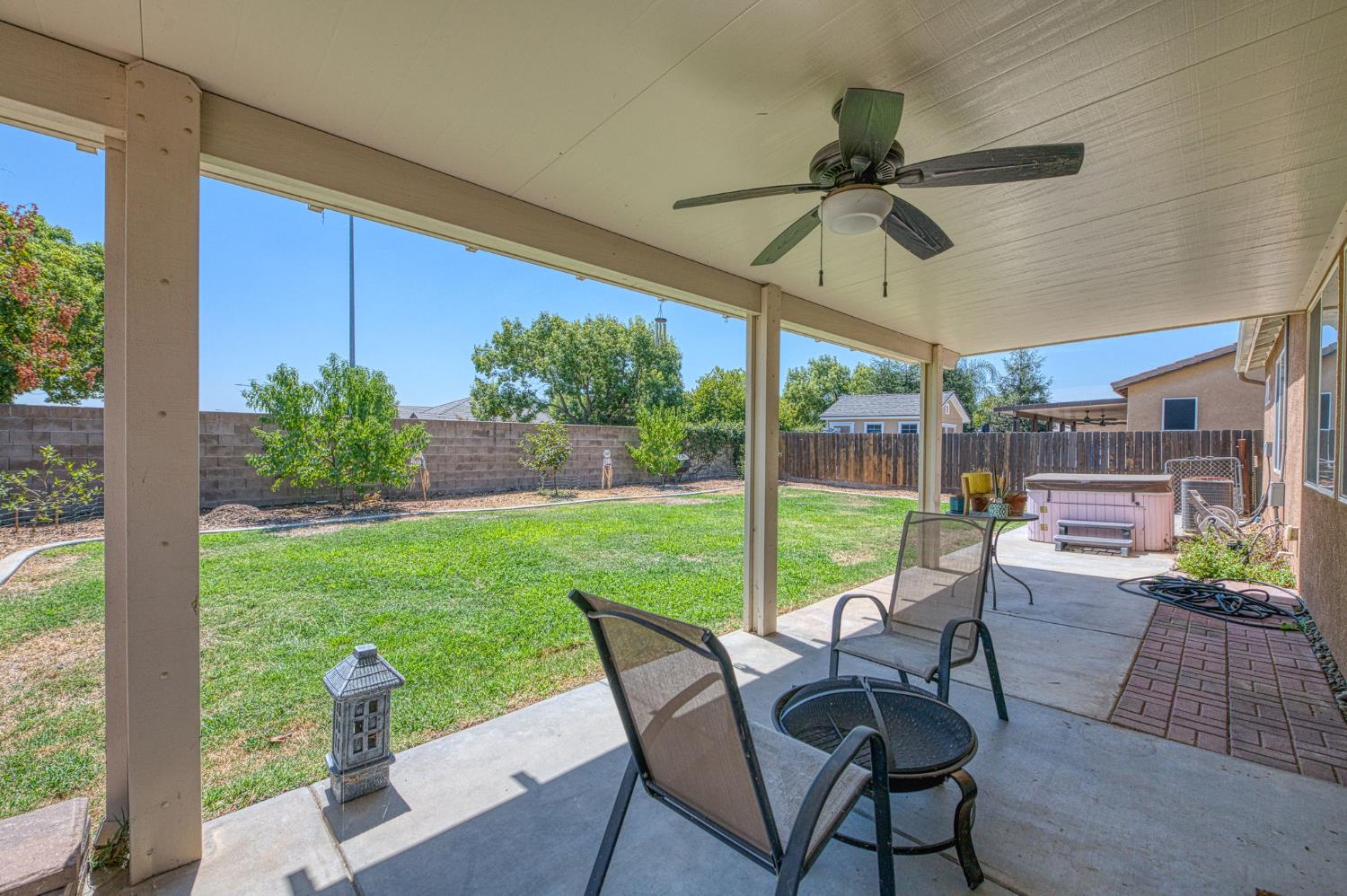 6739 E Harwood Ave, Fresno, CA 93727