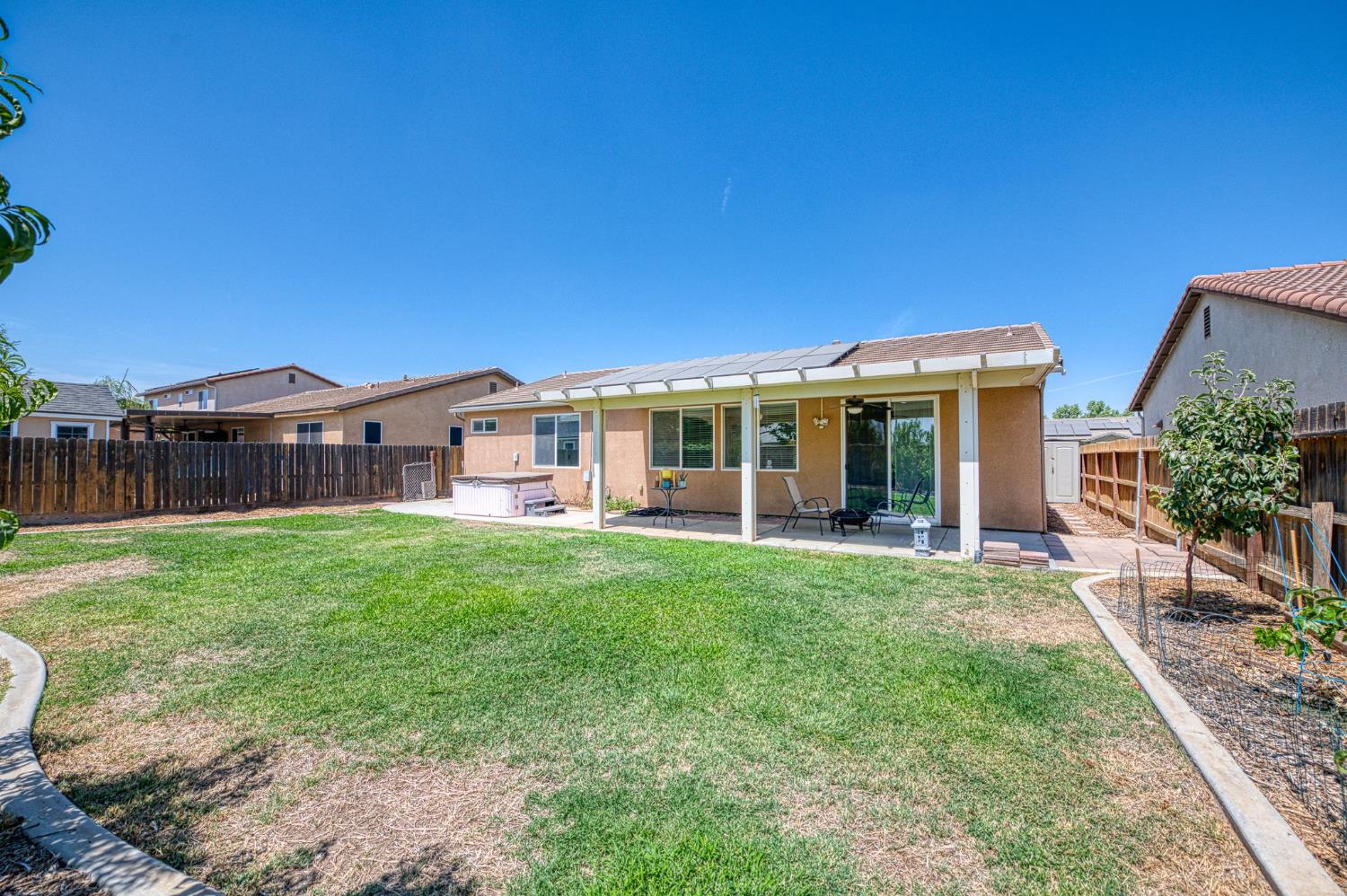 6739 E Harwood Ave, Fresno, CA 93727
