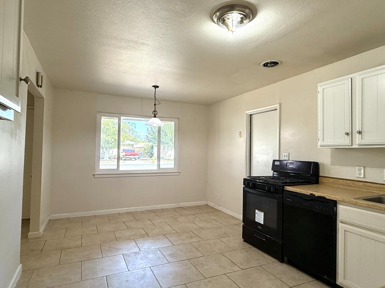 1075 N Princeton Ave, Coalinga, CA 93210