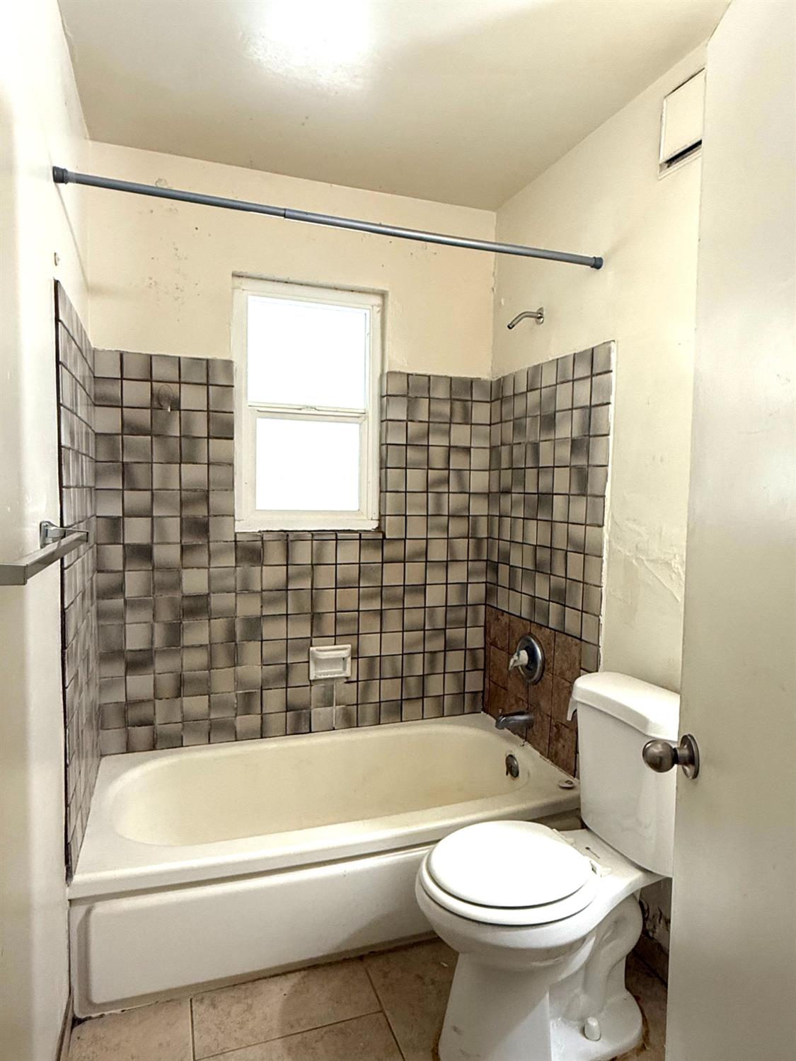 1075 N Princeton Ave, Coalinga, CA 93210