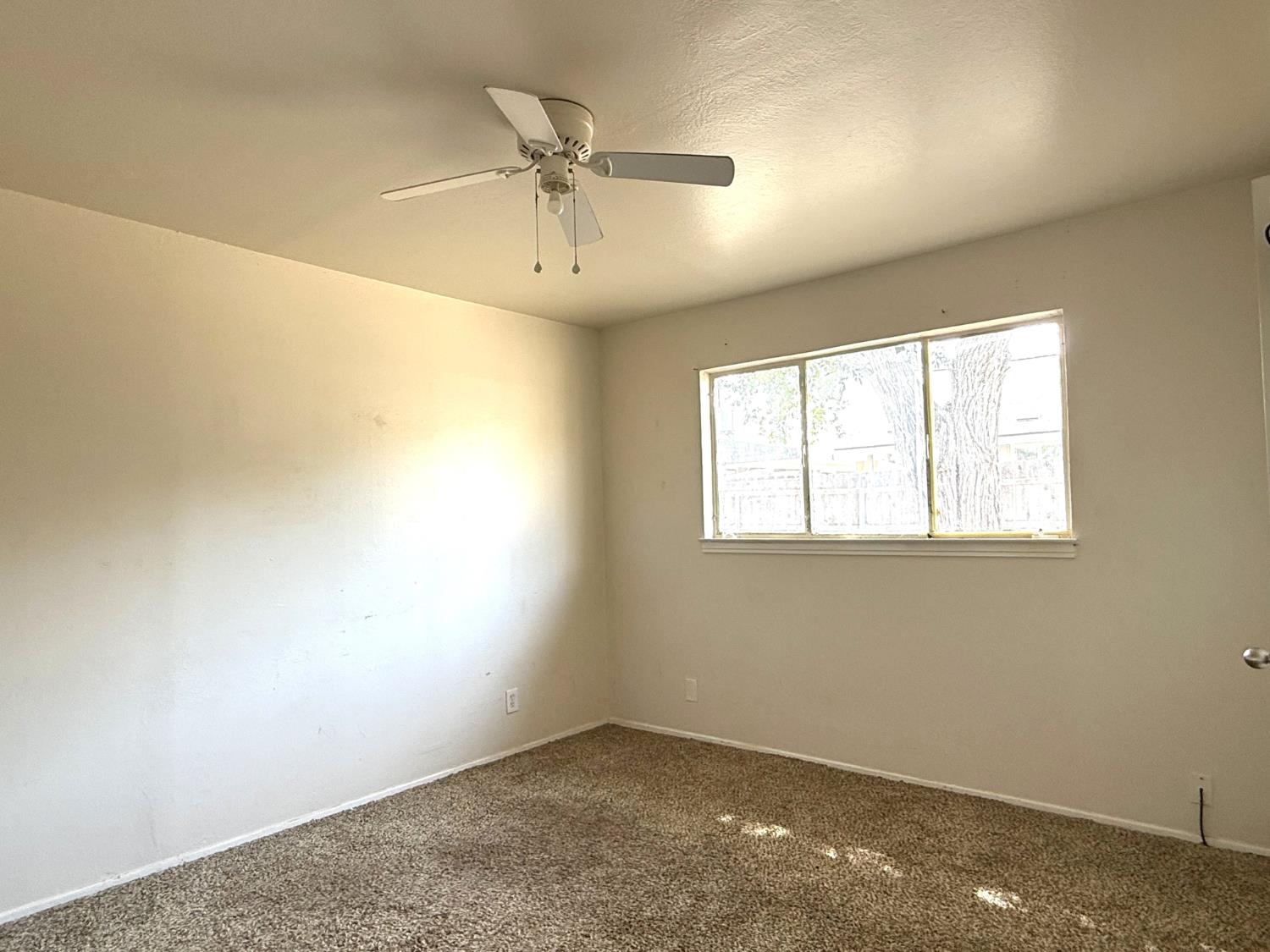 1075 N Princeton Ave, Coalinga, CA 93210