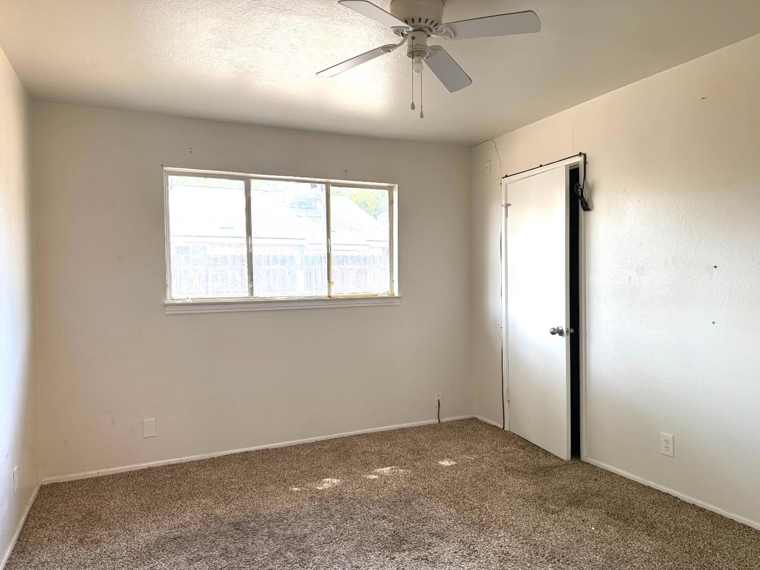 1075 N Princeton Ave, Coalinga, CA 93210