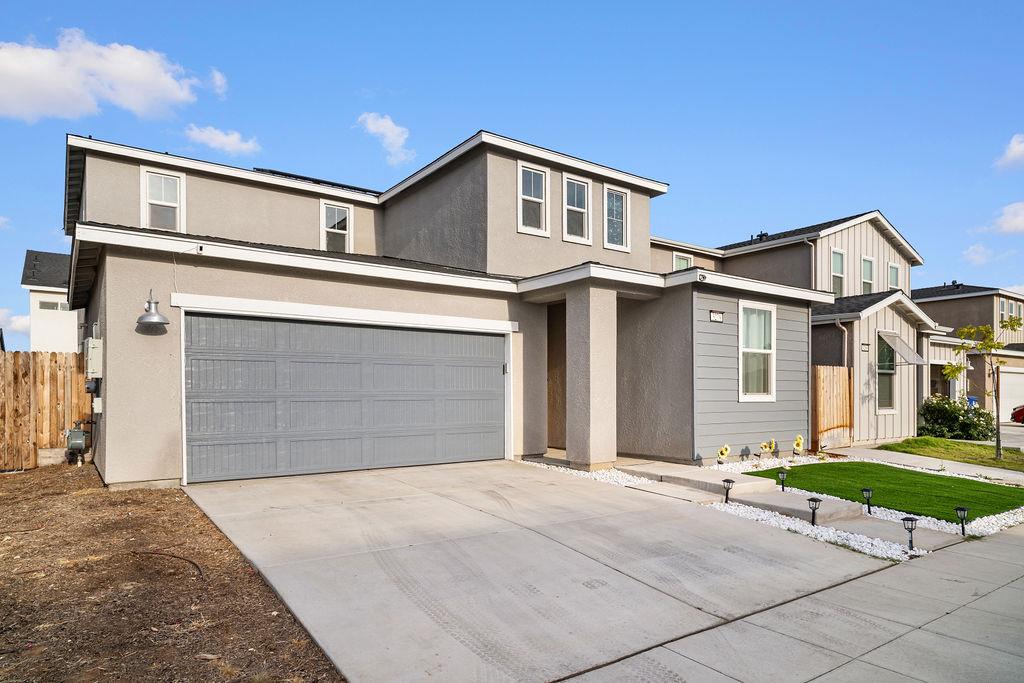 3279 Montana Ave, Clovis, CA 93619
