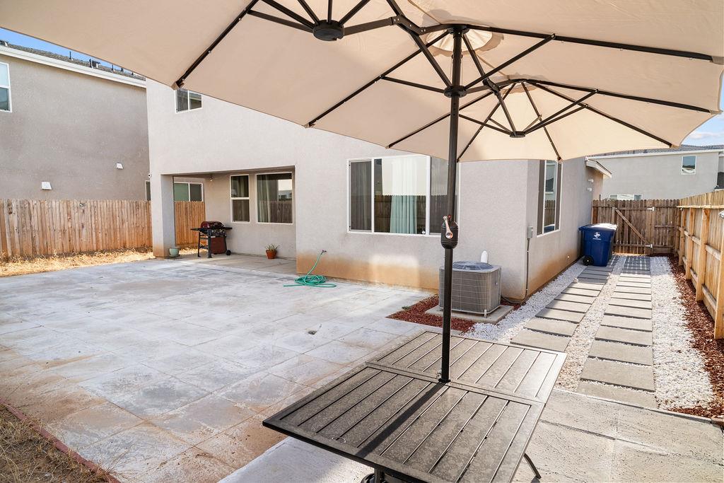 3279 Montana Ave, Clovis, CA 93619
