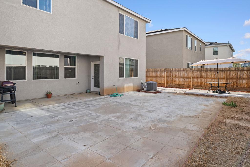 3279 Montana Ave, Clovis, CA 93619