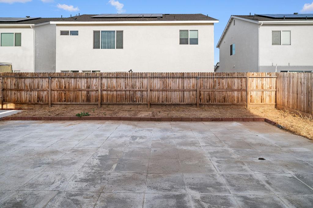 3279 Montana Ave, Clovis, CA 93619