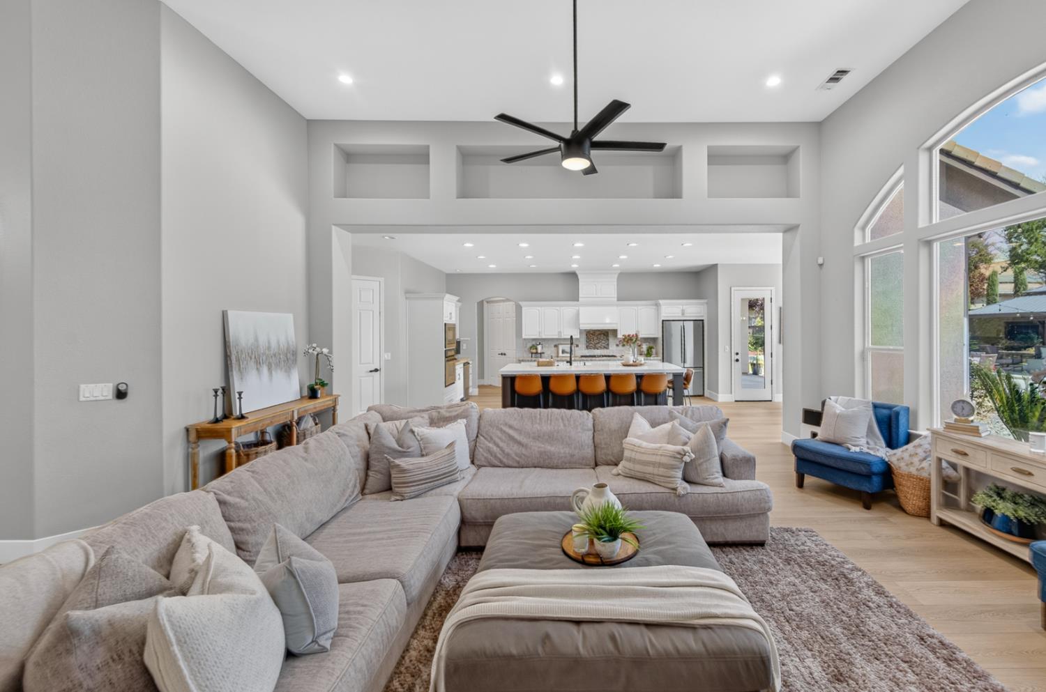 1945 N Greenfield Ave, Clovis, CA 93619