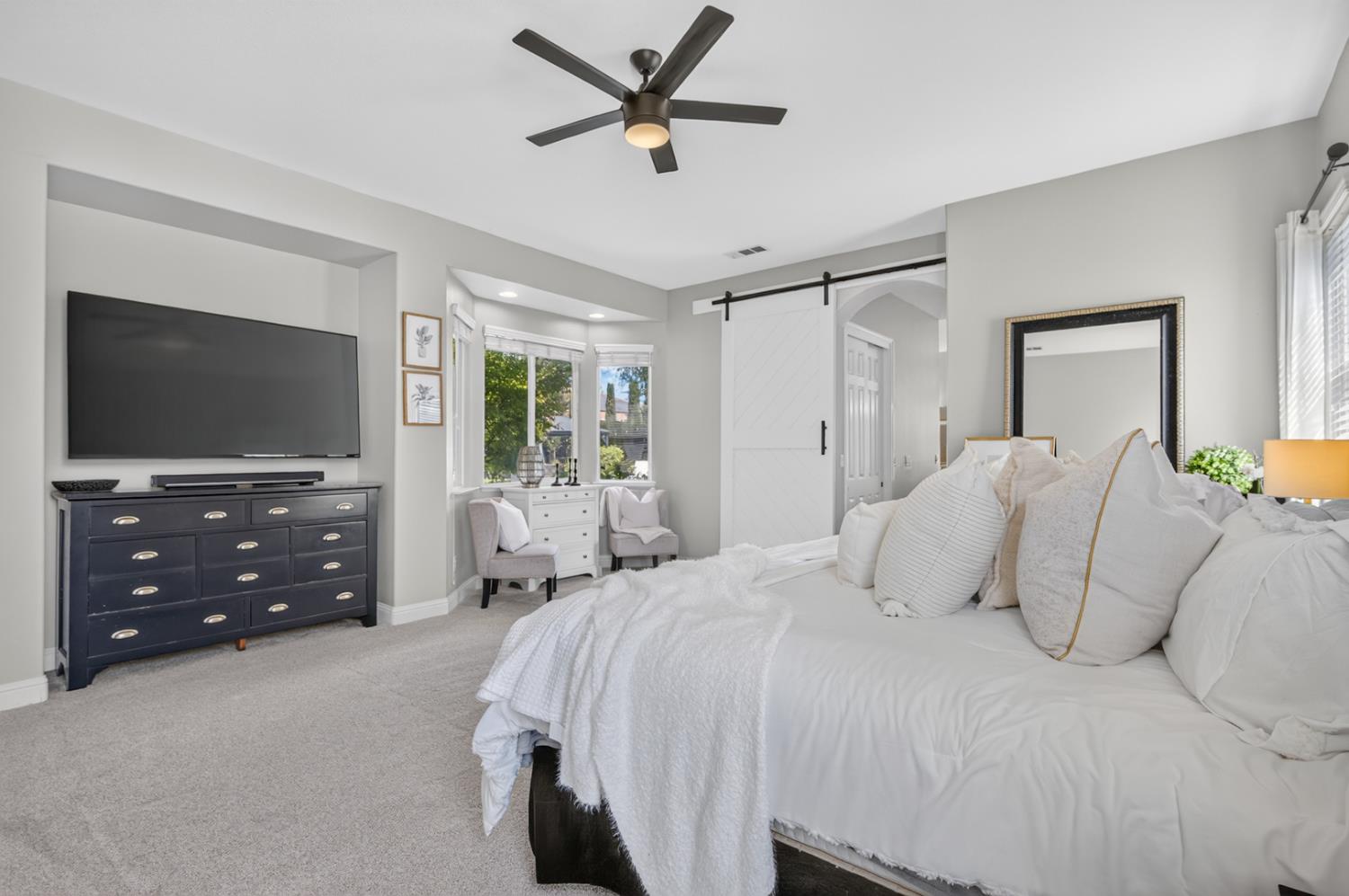1945 N Greenfield Ave, Clovis, CA 93619