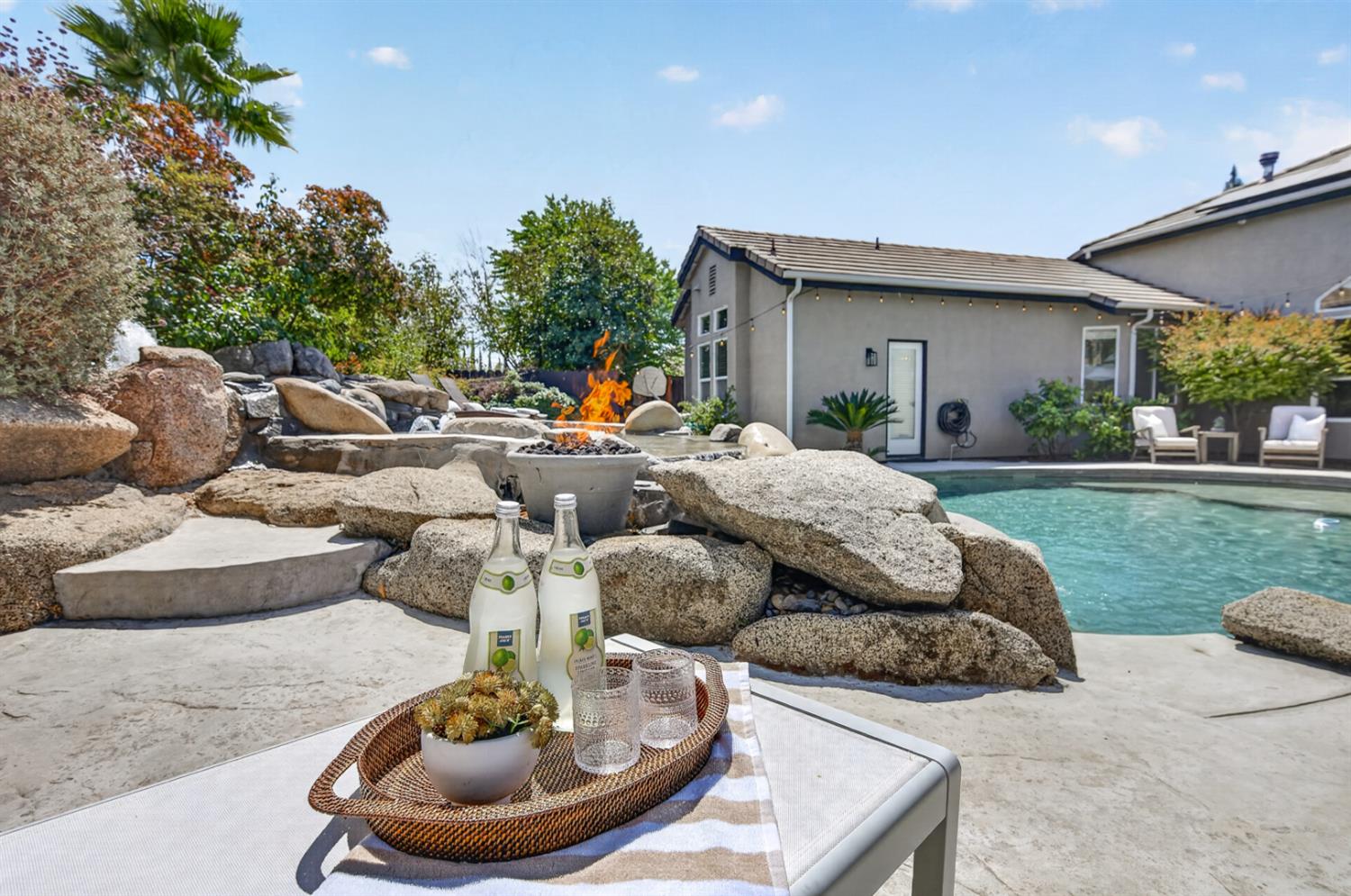1945 N Greenfield Ave, Clovis, CA 93619