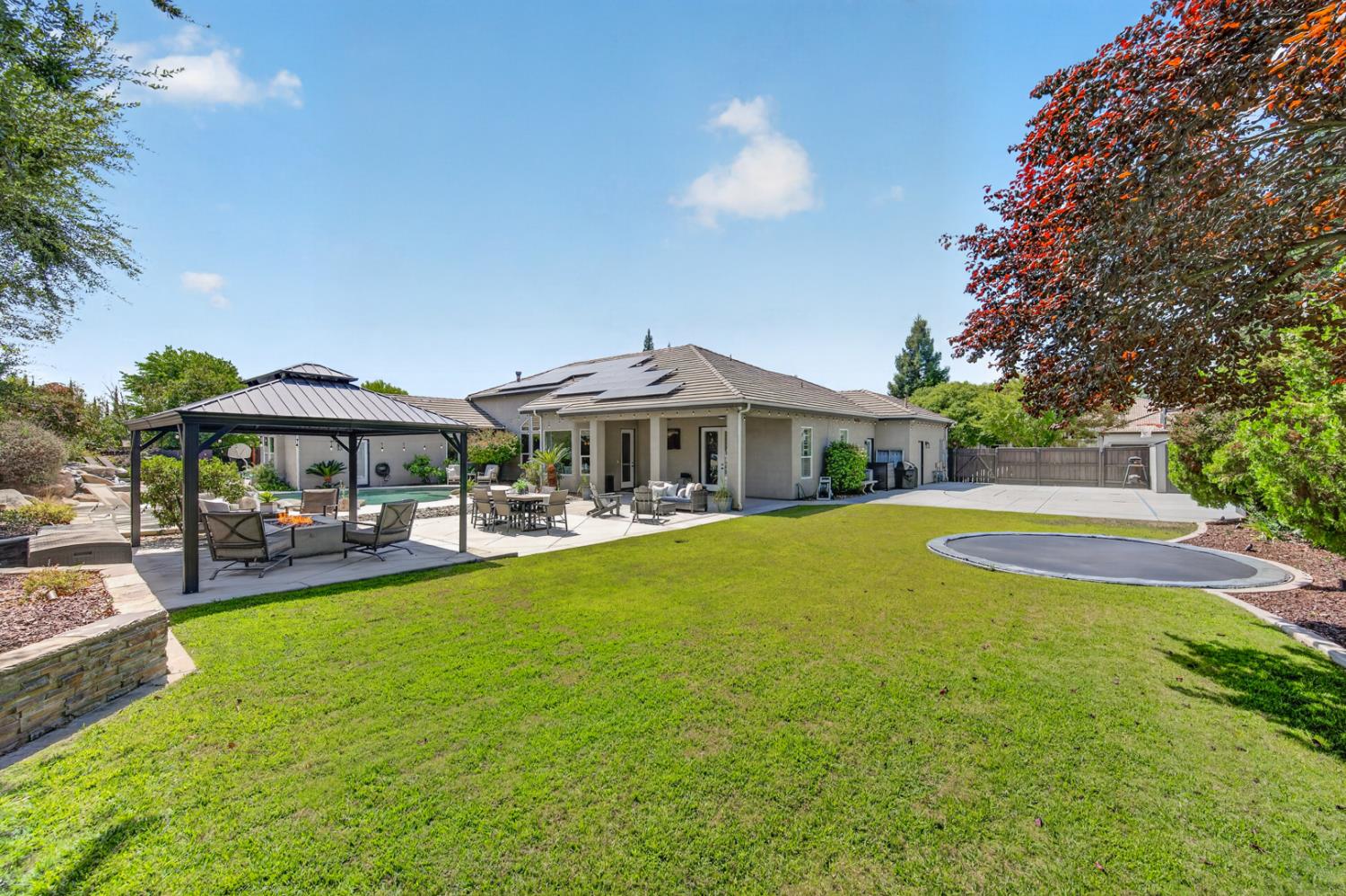 1945 N Greenfield Ave, Clovis, CA 93619