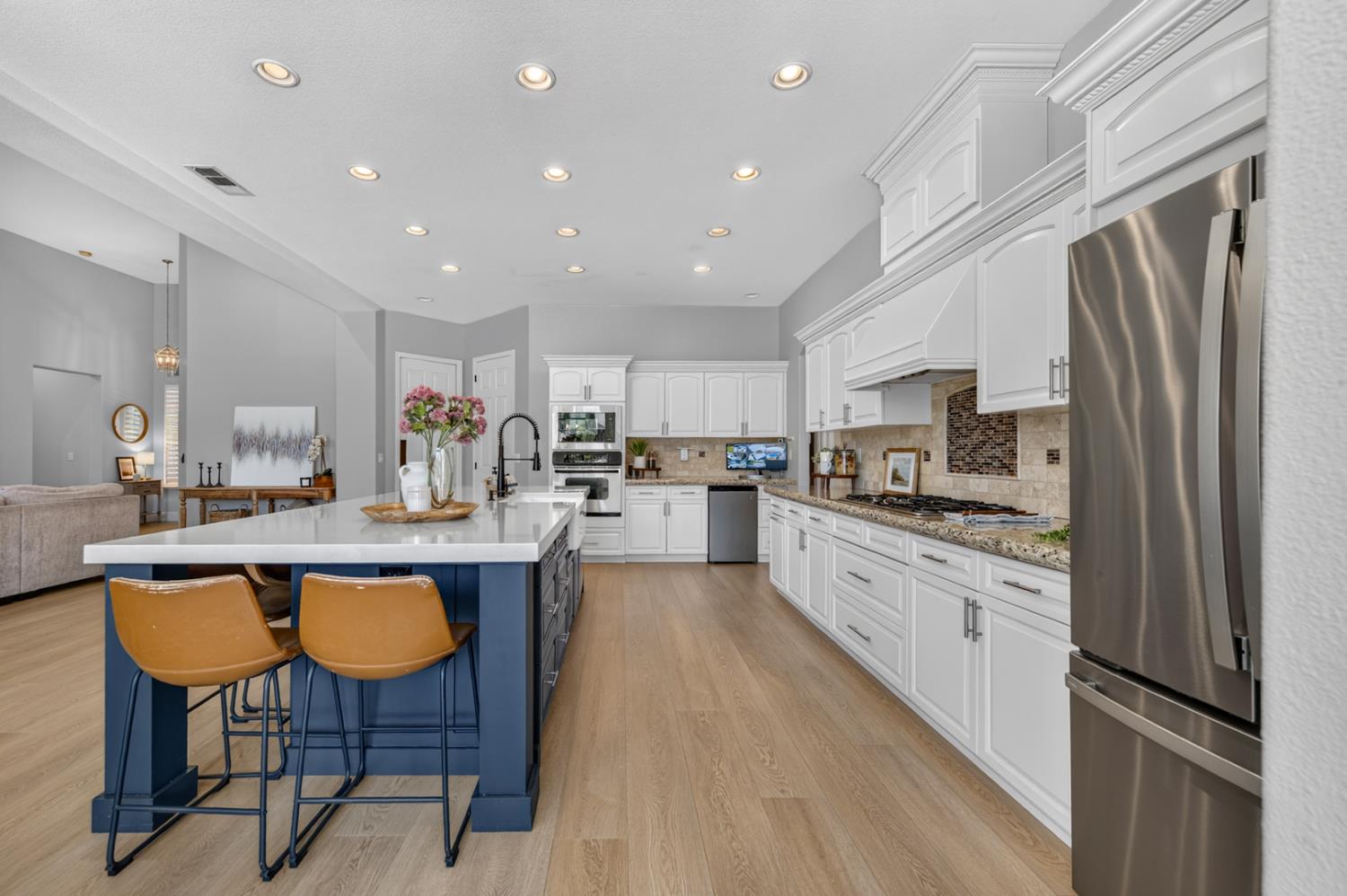 1945 N Greenfield Ave, Clovis, CA 93619
