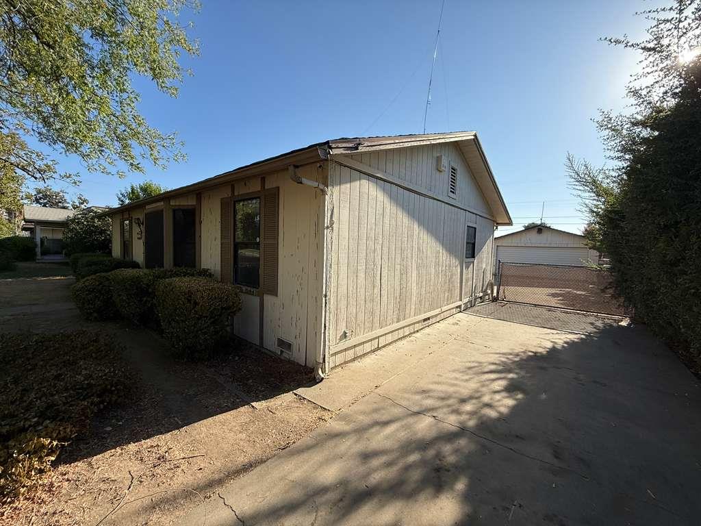 3116 N Arthur Ave, Fresno, CA 93705