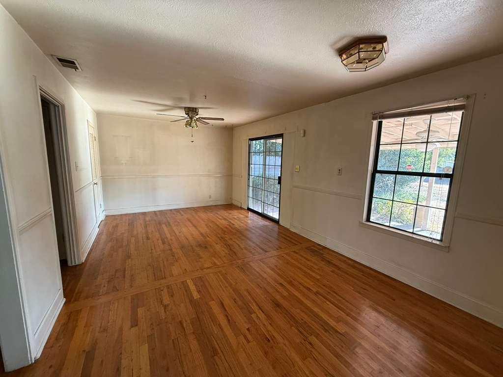 3116 N Arthur Ave, Fresno, CA 93705