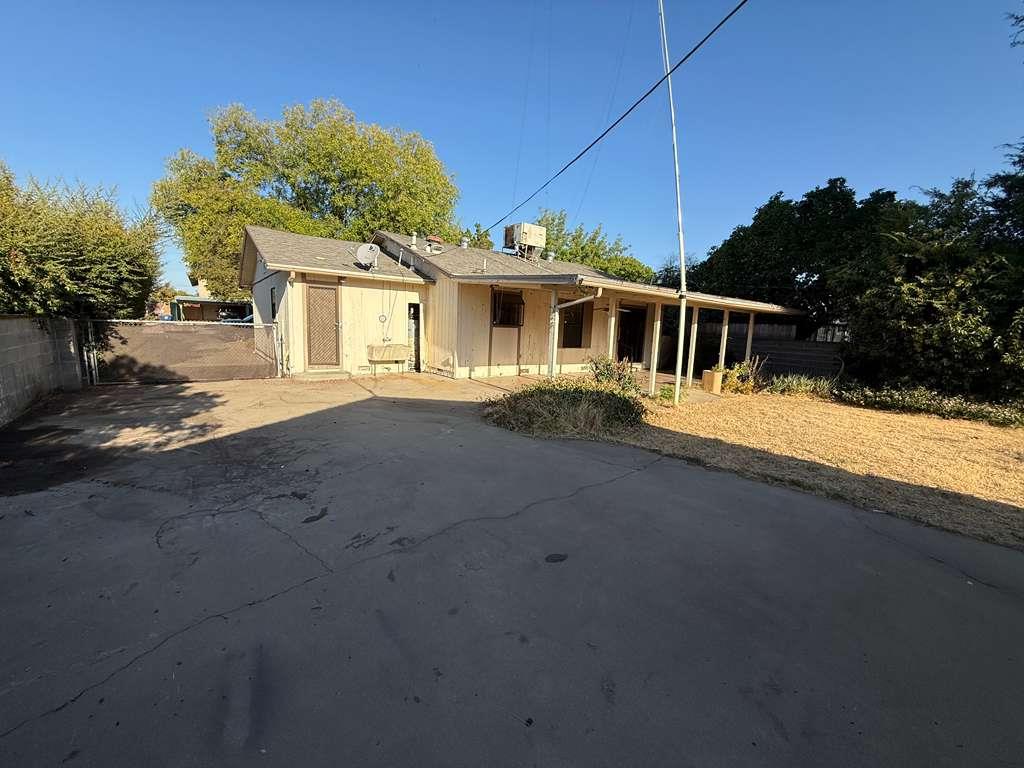 3116 N Arthur Ave, Fresno, CA 93705