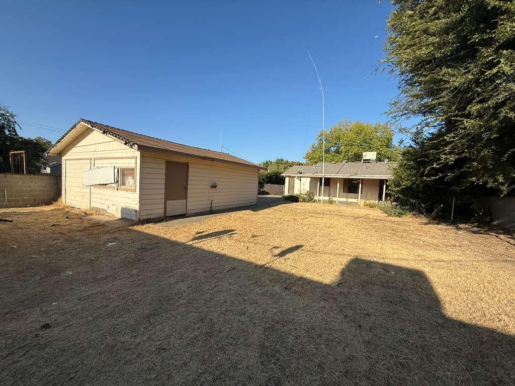 3116 N Arthur Ave, Fresno, CA 93705
