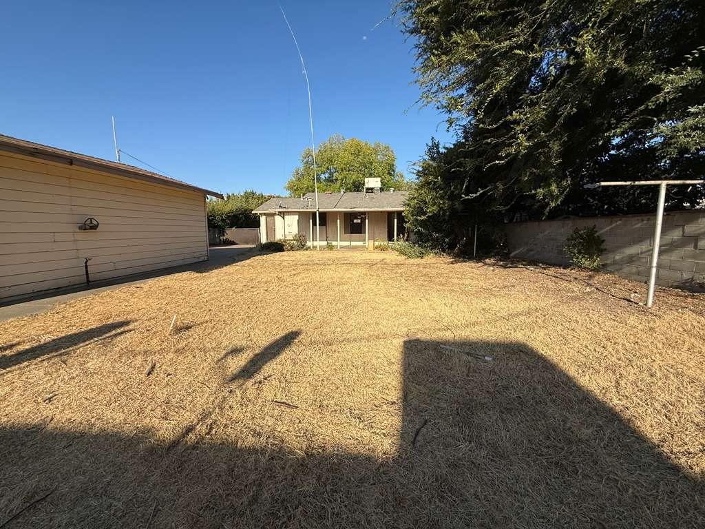 3116 N Arthur Ave, Fresno, CA 93705