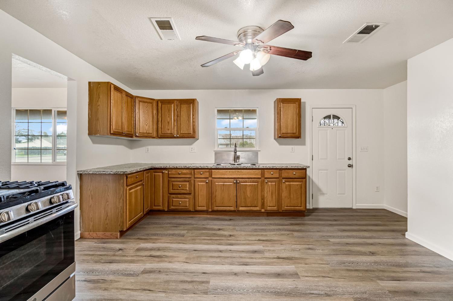 430 S 6Th St, Fowler, CA 93625