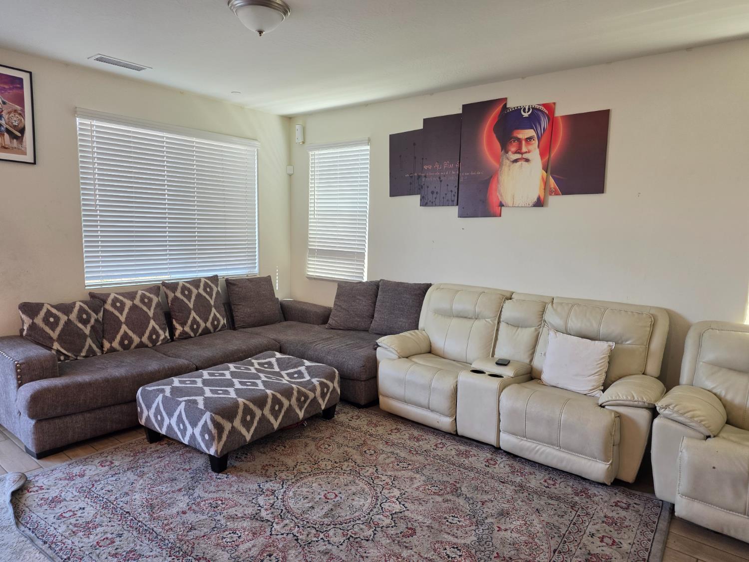 6452 E Malbec Dr, Fresno, CA 93727