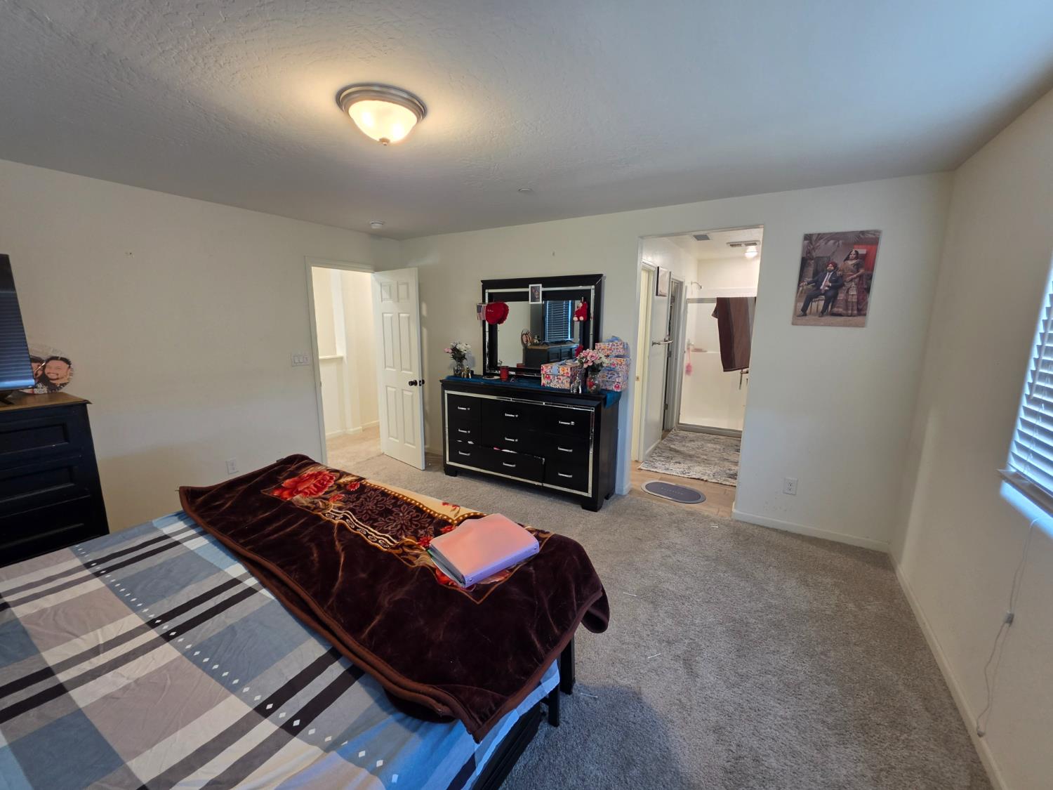 6452 E Malbec Dr, Fresno, CA 93727