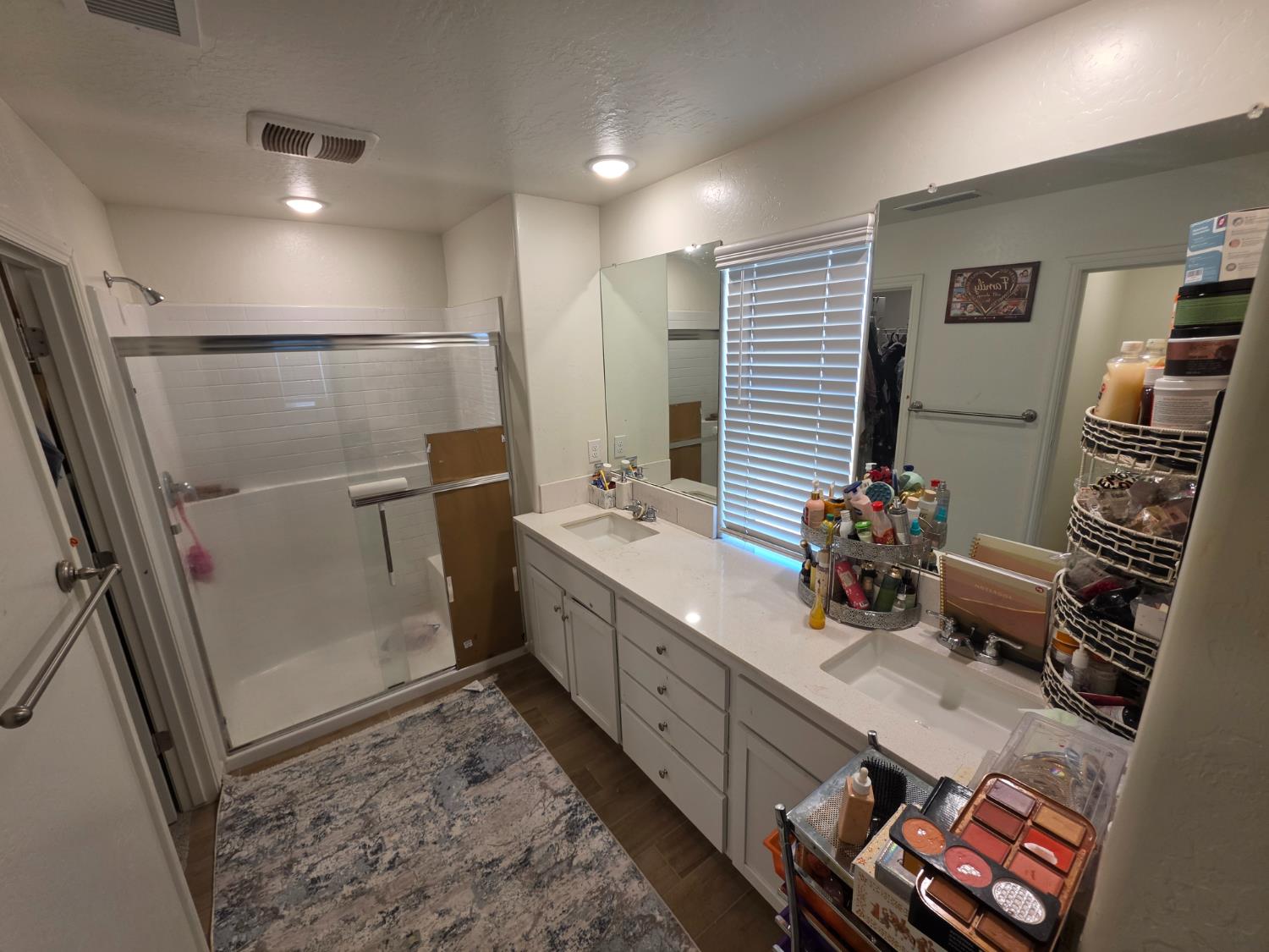 6452 E Malbec Dr, Fresno, CA 93727
