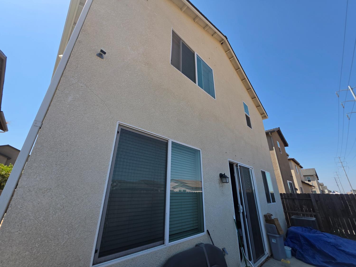 6452 E Malbec Dr, Fresno, CA 93727