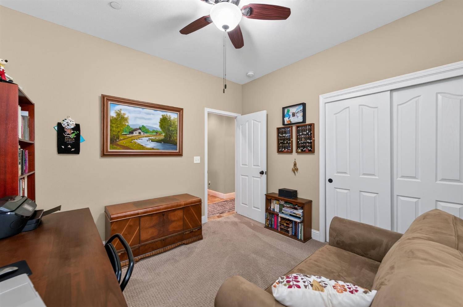3745 Robinwood Ave, Clovis, CA 93619