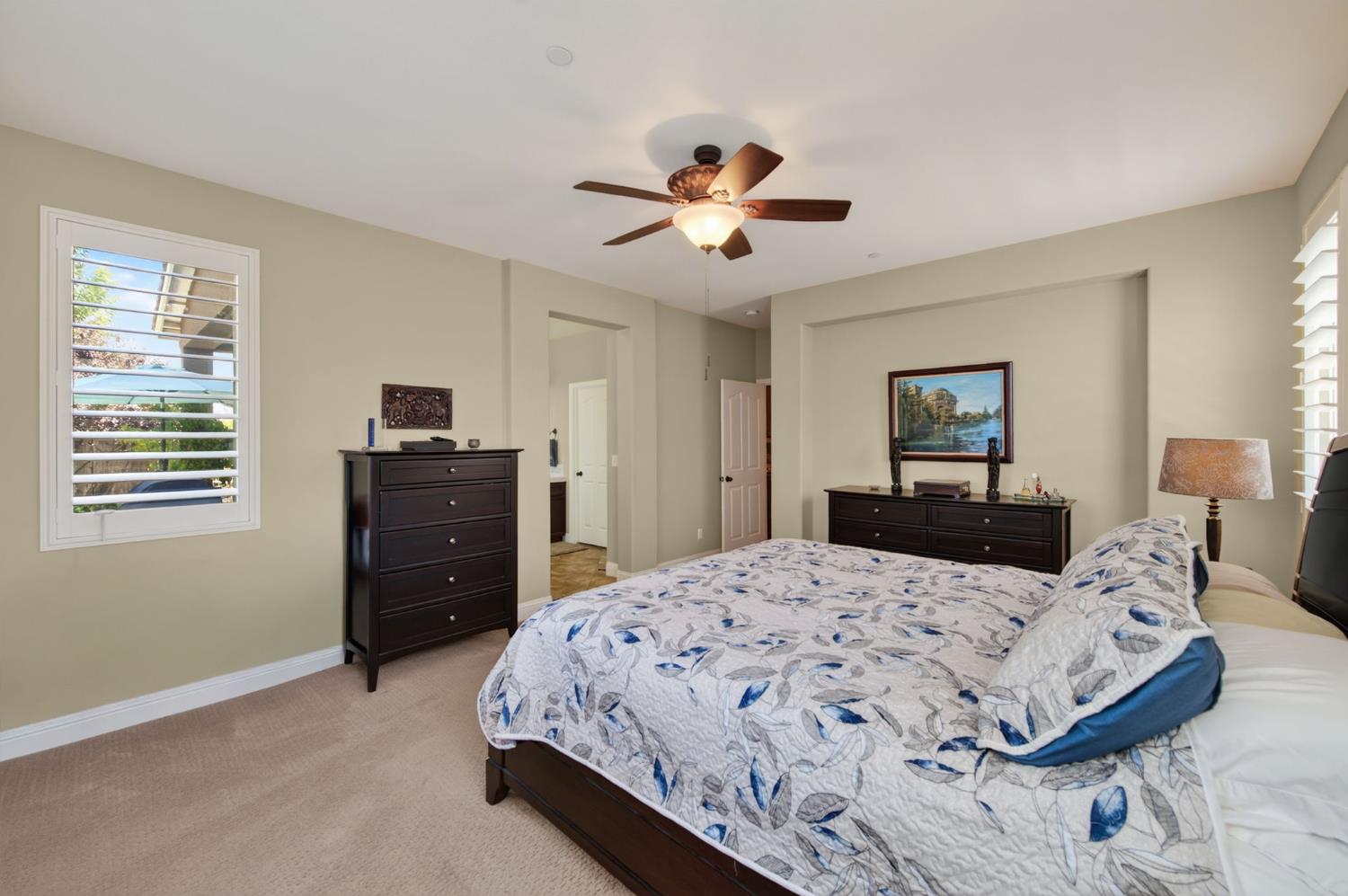 3745 Robinwood Ave, Clovis, CA 93619