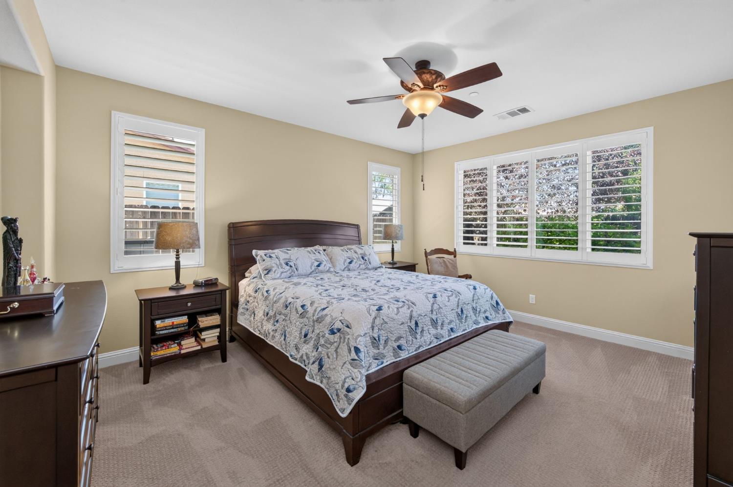 3745 Robinwood Ave, Clovis, CA 93619