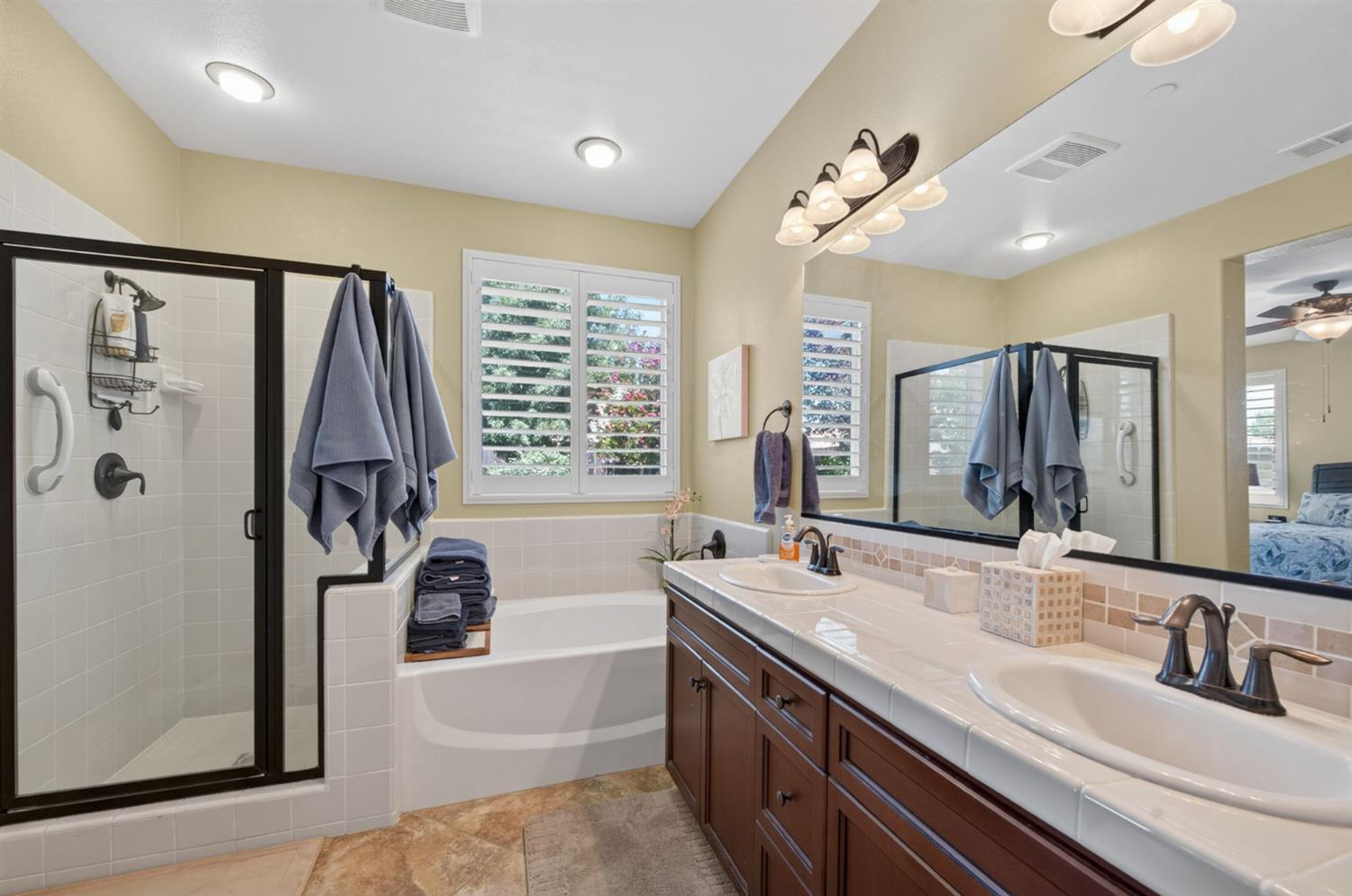 3745 Robinwood Ave, Clovis, CA 93619