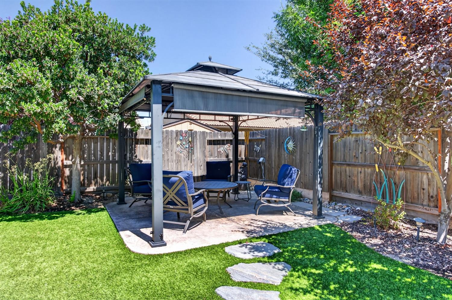 3745 Robinwood Ave, Clovis, CA 93619