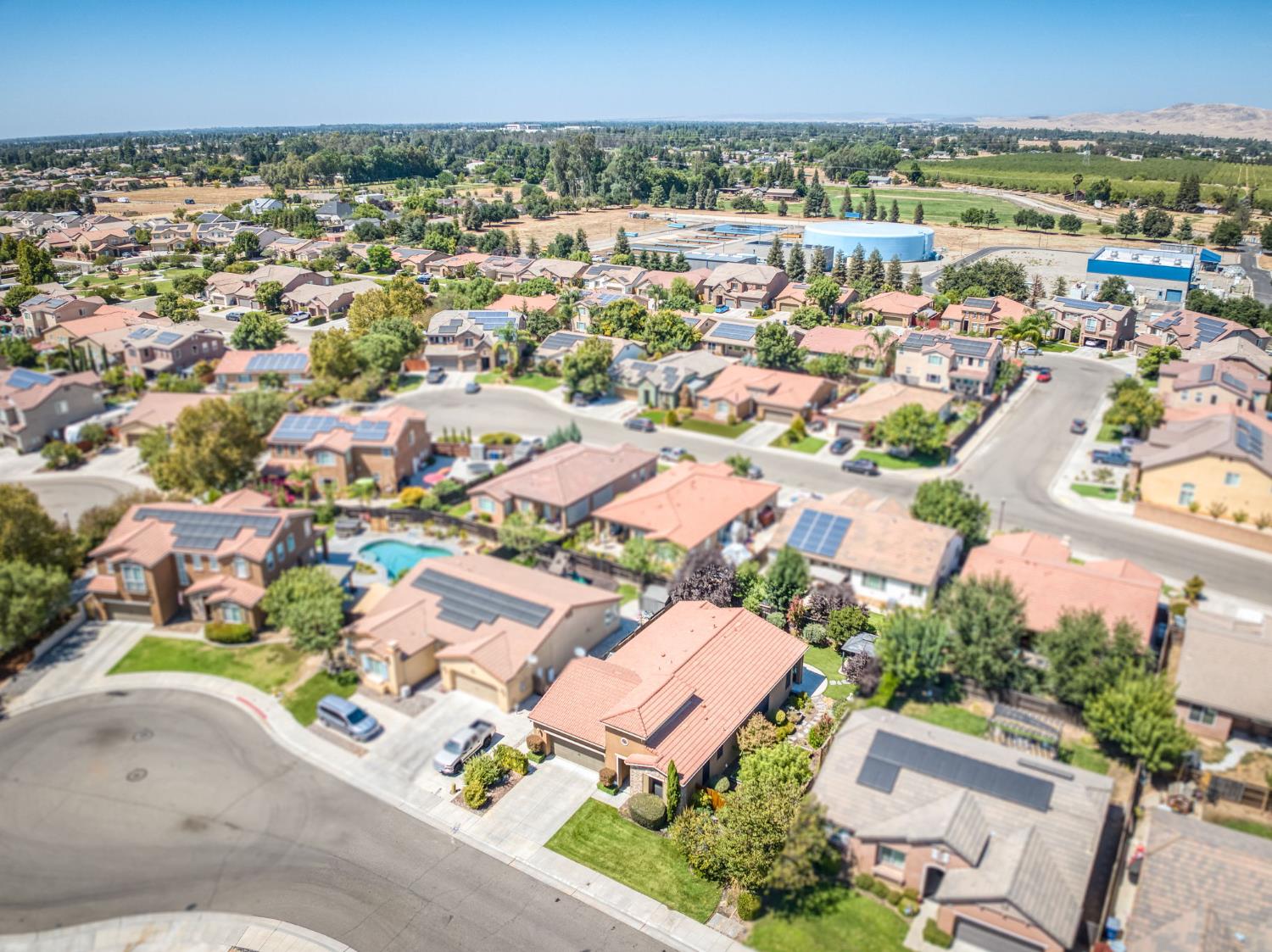 3745 Robinwood Ave, Clovis, CA 93619
