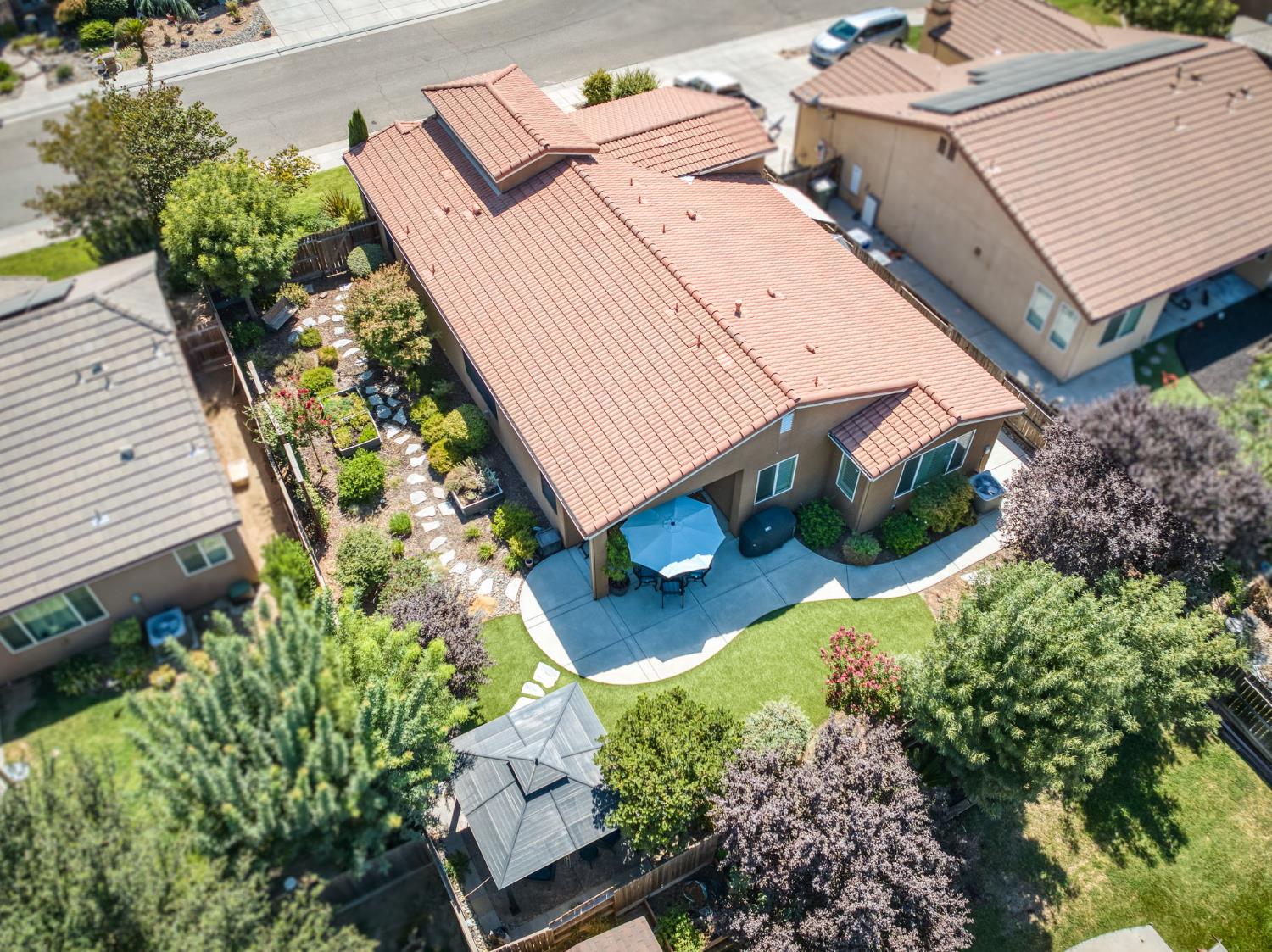 3745 Robinwood Ave, Clovis, CA 93619