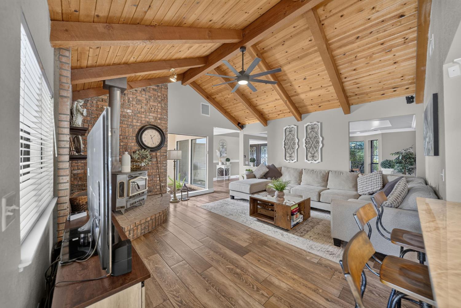 19392 Farallon Rd, Madera, CA 93638