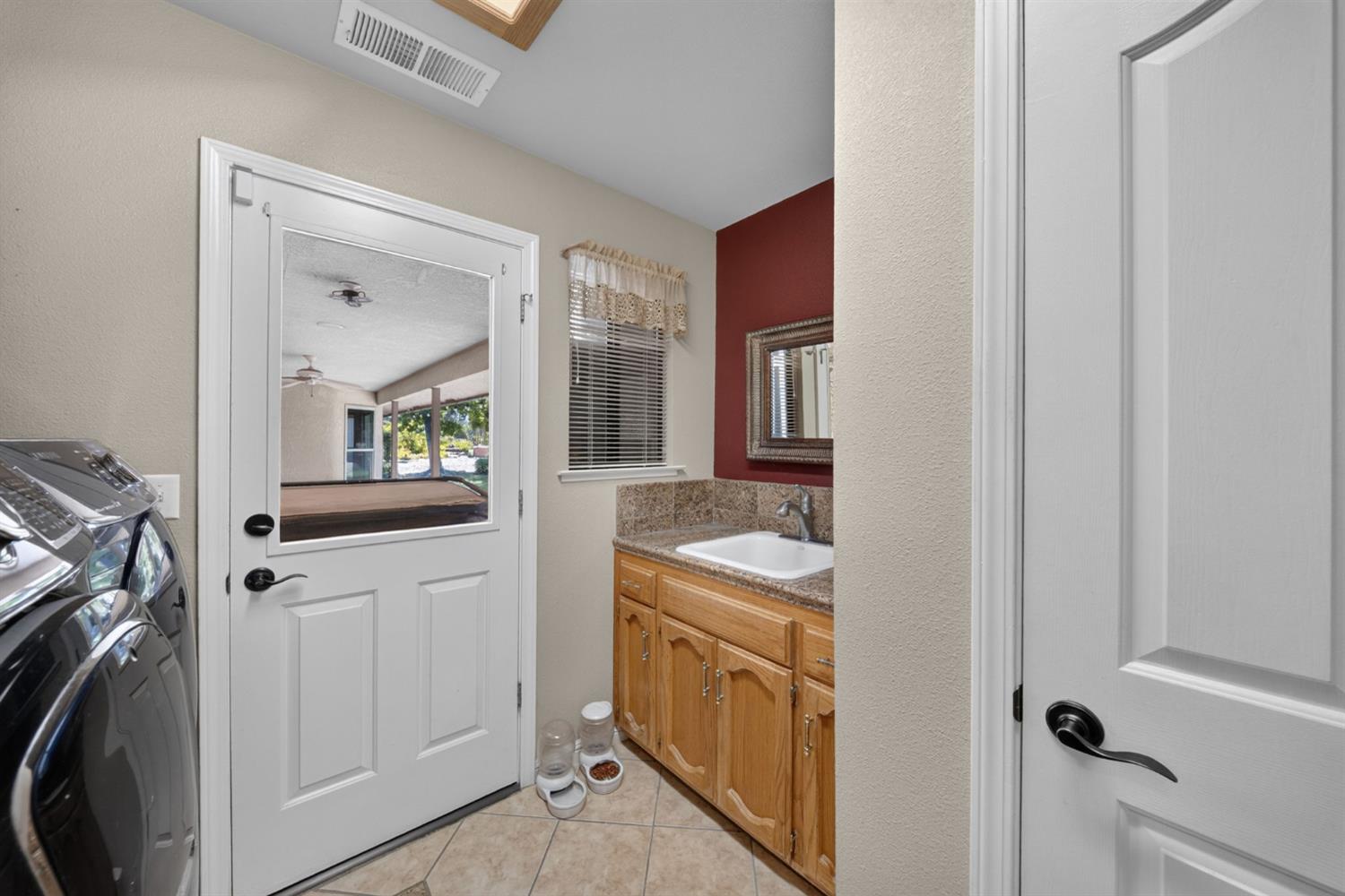 19392 Farallon Rd, Madera, CA 93638