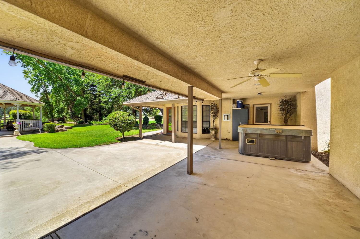 19392 Farallon Rd, Madera, CA 93638