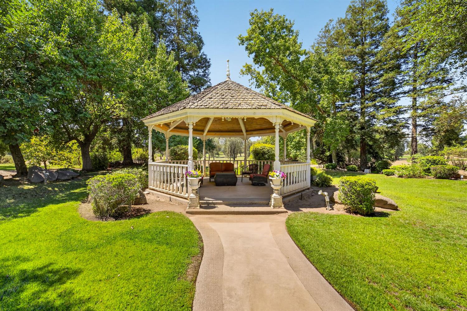 19392 Farallon Rd, Madera, CA 93638