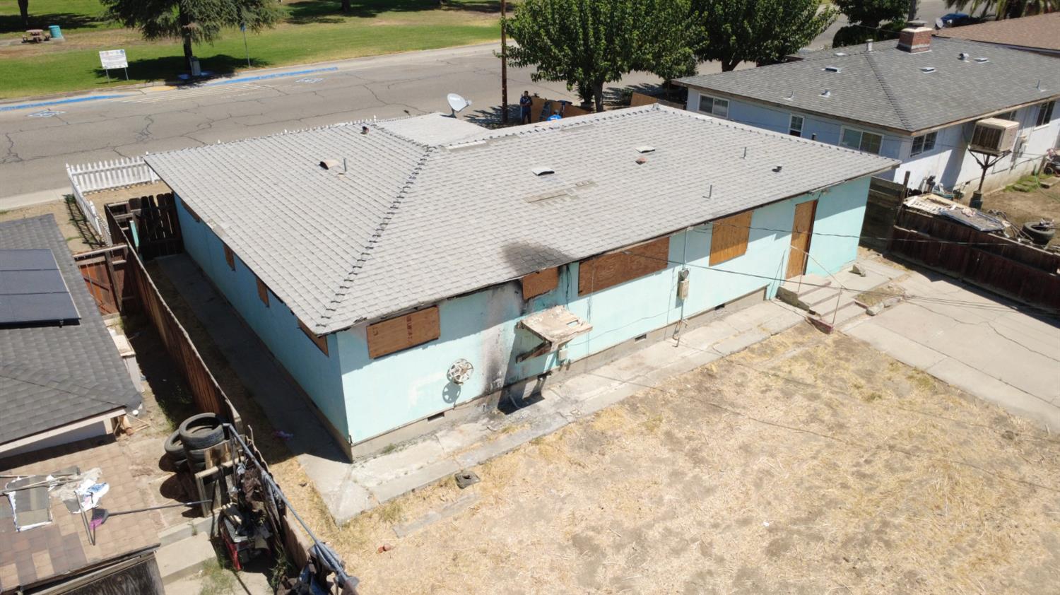 740 E Monterey St, Avenal, CA 93204