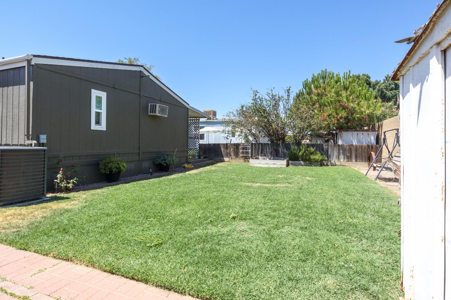 860 E Grangeville Blvd #44, Hanford, CA 93230