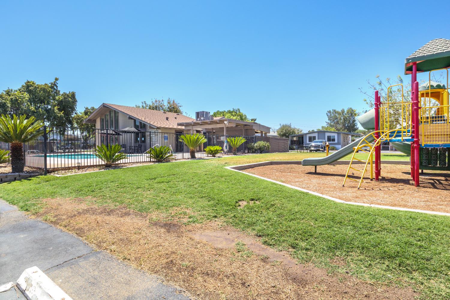860 E Grangeville Blvd #44, Hanford, CA 93230