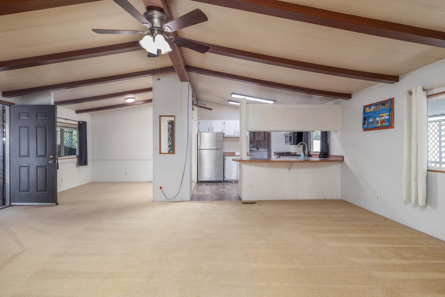 860 E Grangeville Blvd #44, Hanford, CA 93230