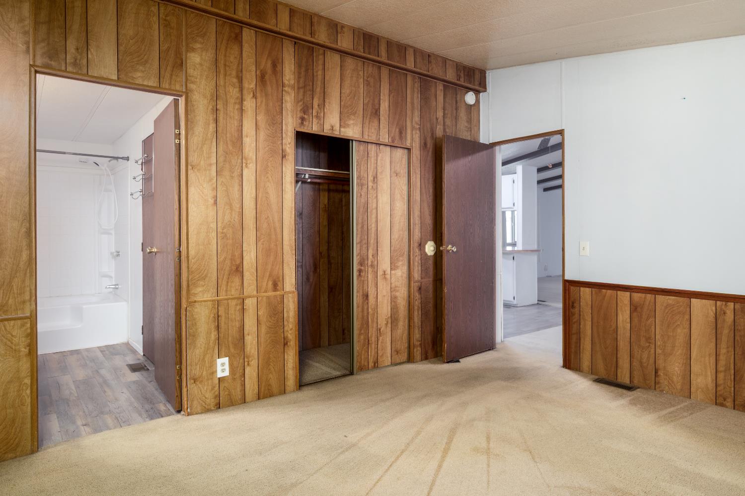 860 E Grangeville Blvd #44, Hanford, CA 93230