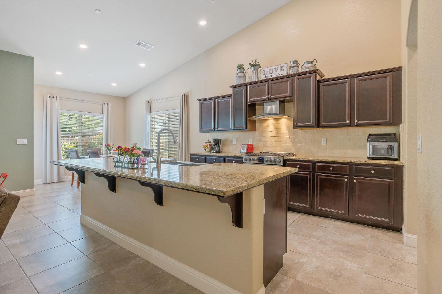 3938 W Vine, Visalia, CA 93291