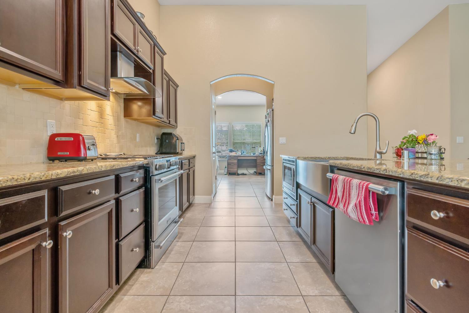 3938 W Vine, Visalia, CA 93291