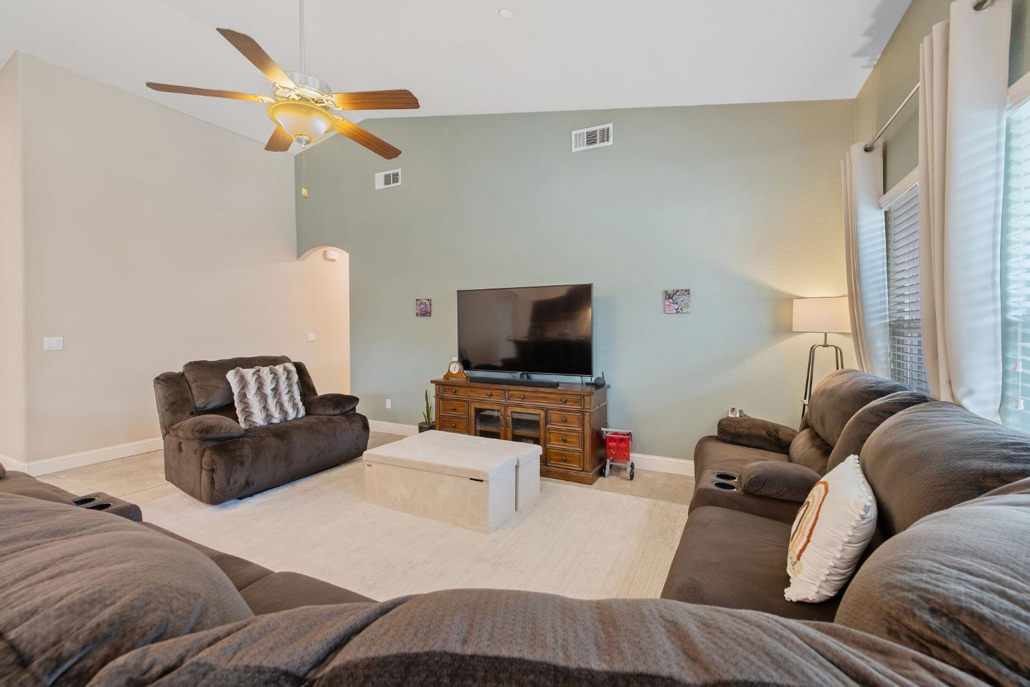 3938 W Vine, Visalia, CA 93291