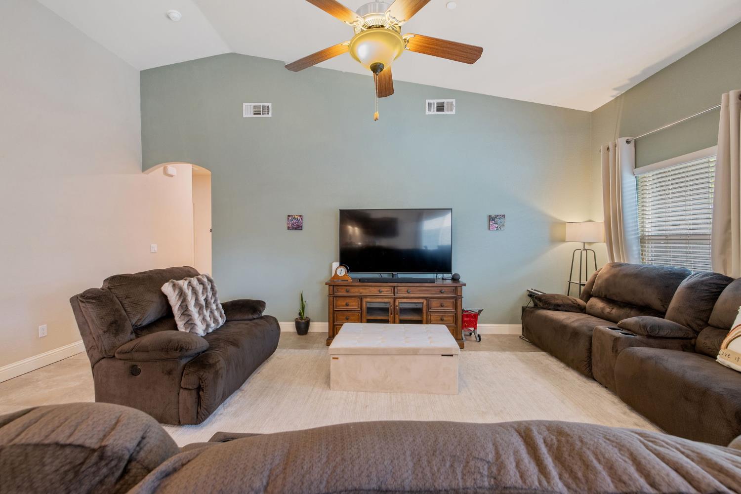 3938 W Vine, Visalia, CA 93291