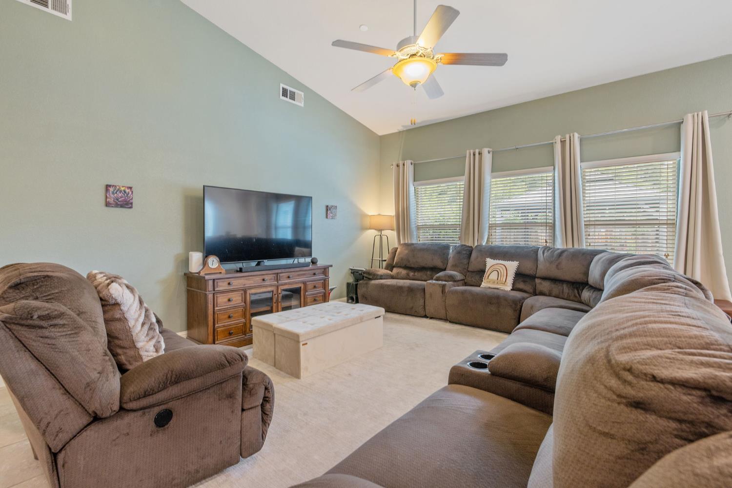 3938 W Vine, Visalia, CA 93291